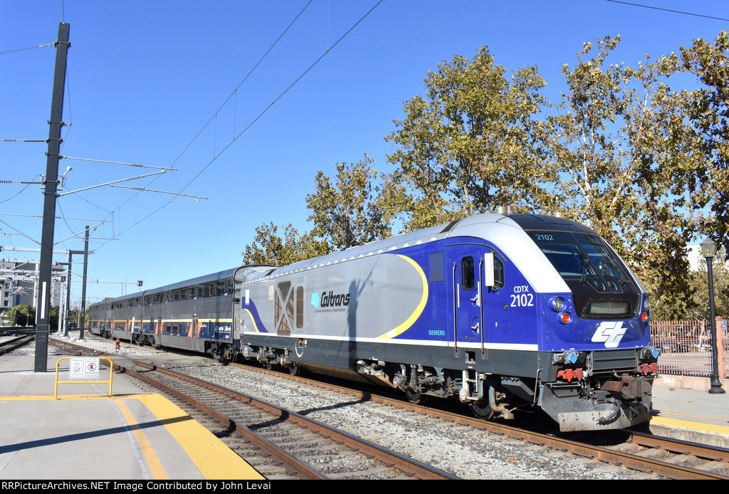 Amtrak Train # 538 heads away from San Jose Diridon Station